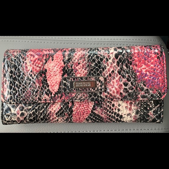Kenneth Cole Reaction Wallet Python - Picture 1 of 3